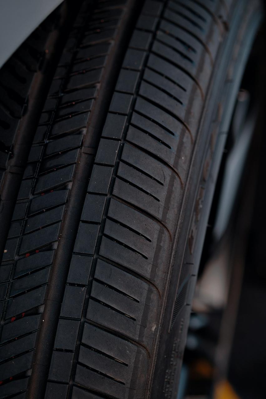 Budget vs Premium Tyres: Is It Worth Paying More?